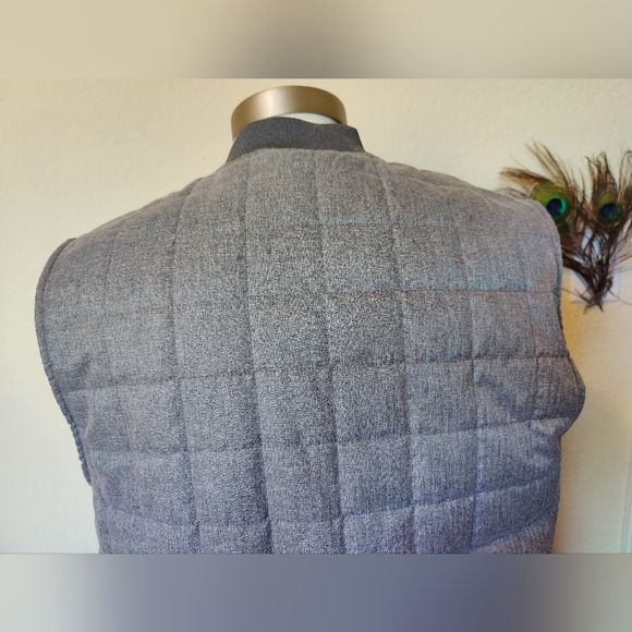Men's GAP gray quilted Zipper Vest (Medium) 🖤🩶 🦺 🩶🖤 - Picture 4 of 16